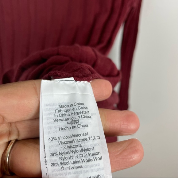 J. Crew 365 Stretch Ribbed Turtleneck Sweater Burgundy Size Medium - Picture 6 of 8